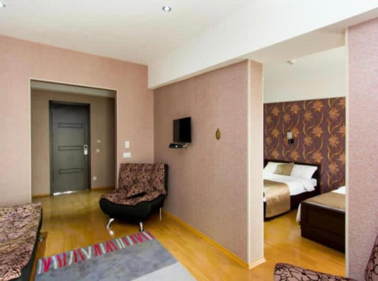 - Granada - Boutique Hotel - Tbilisi - Exteriör bild